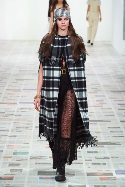 Look 44